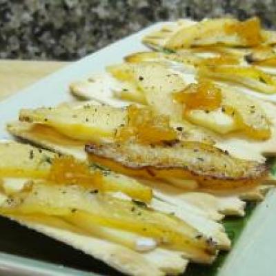 Apple and Brie Hors d'oeuvre