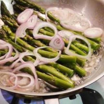 Sauteed Asparagus with Shallot Recipe